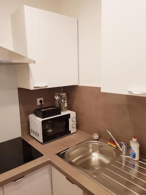 شقة Le Jeanne 4/6 Couchages, Wifi, Sanctuaire لورد المظهر الخارجي الصورة